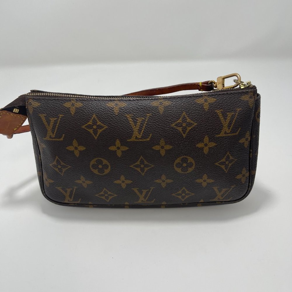 •SOLD• Louis Vuitton Monogram Pochette Accessories - Picture 1 of 15